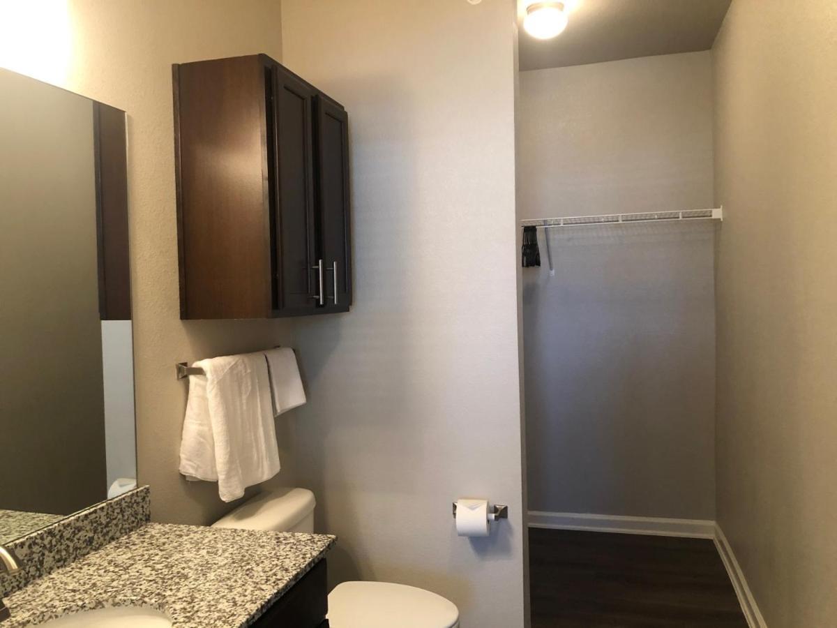 Spacious Furnished Resort Style Apartments Tomball Rum bild