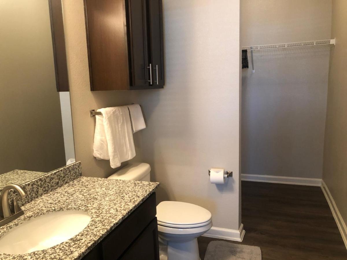 Spacious Furnished Resort Style Apartments Tomball Rum bild