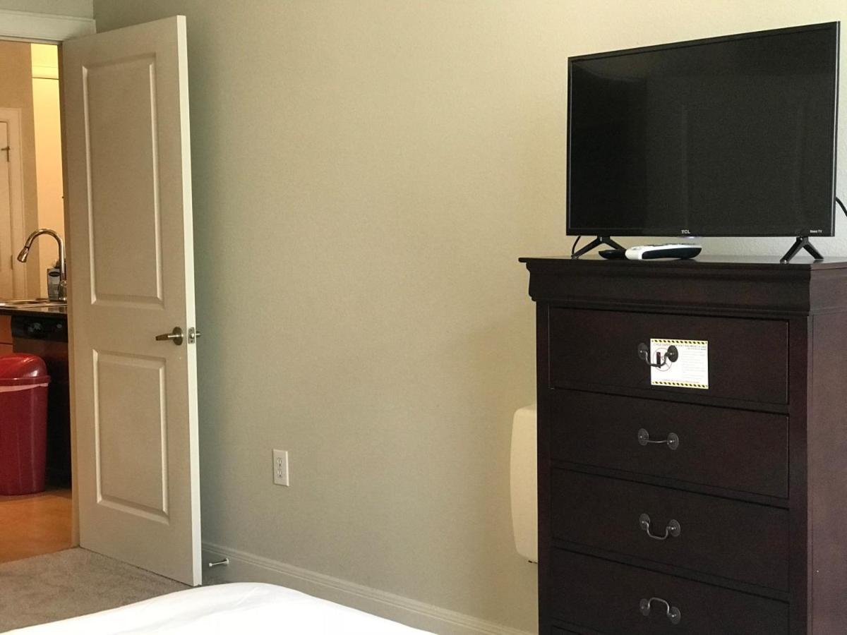 Spacious Furnished Resort Style Apartments Tomball Rum bild